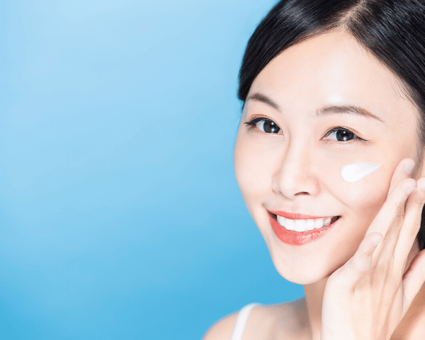 niacinamida evita envejecimiento prematuro y las primeras líneas de expresión